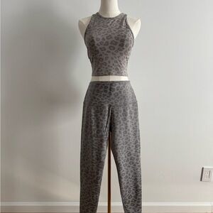 Beyond Yoga Silver Leopard Leggings